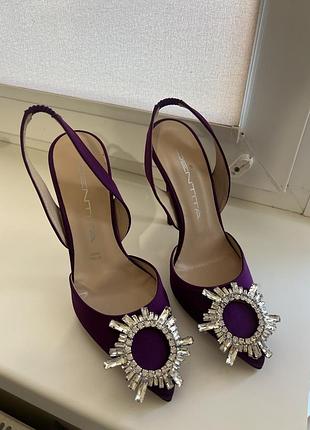 Босоніжки identità