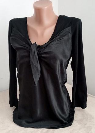 Блузка с шелком и бантом
