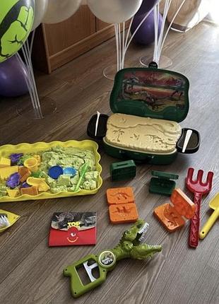 Детский чемодан с игрушками для кинетического песка