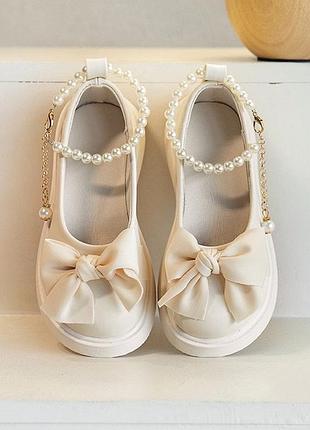 Молочные туфельки девушкам