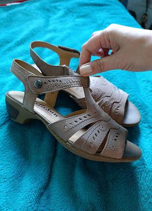 Босоніжки нові, фірмові " reiflezan" жіночі р.39.