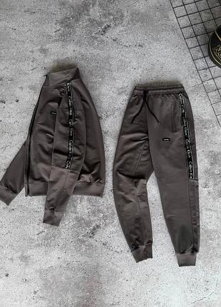 Чоловічий спортивний осінній костюм з лампасами calvin klein