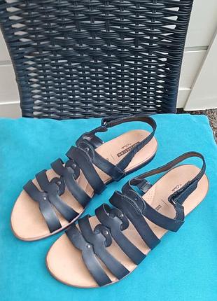 Черные брендовые стильные босоножки clarks