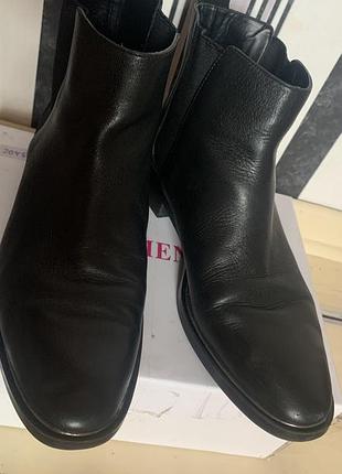 Жіночі челсі zara