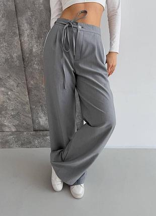 Брюки женские с лампасами