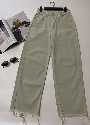 Джинси в оливковому кольорі