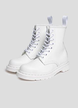 Чоботи доктор мартінс білі dr. martens 1460