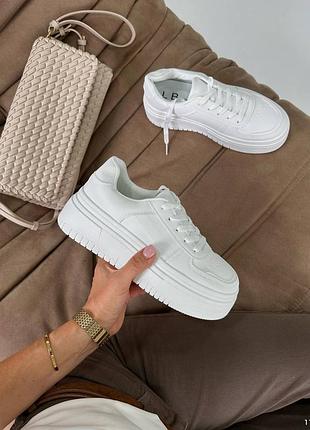 Кеди кросівки білі на високій підошві платформі танкетці масивній