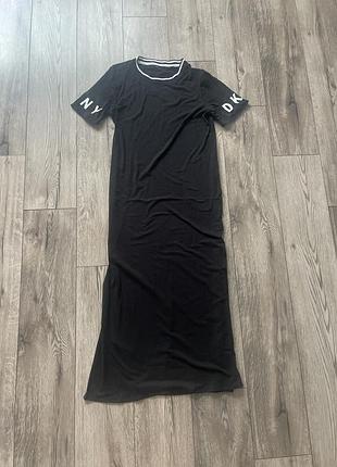 Стильна сукня з розрізом dkny