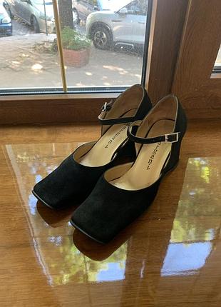 Туфлі бренду argani