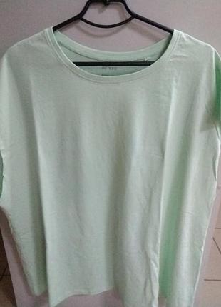 Жіноча футболка