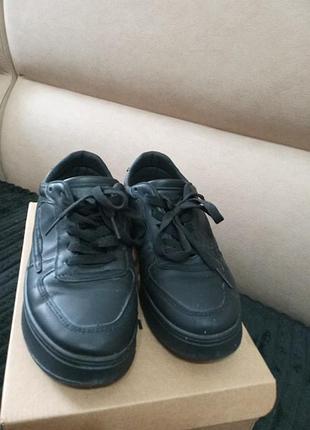 Кроссовки женские, подростковые, кожаные