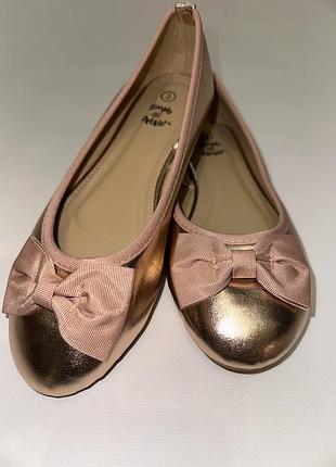 Тефульки на дівчинку