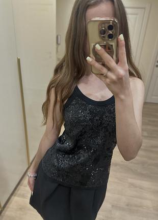 Топ на бретельках