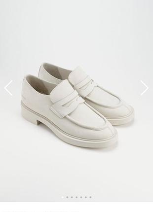 Дуже гарні туфлі.