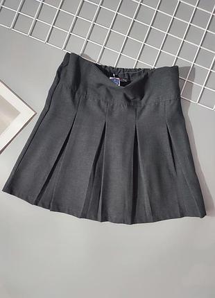 Темно серая классическая школьная юбка