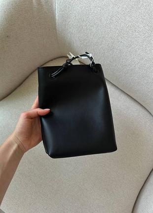 🖍женская сумка.
loewe pebble pouch in smooth calfskin black (арт: 99951)