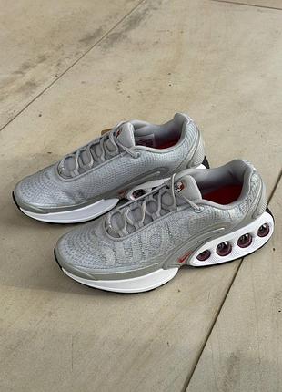 Nike dn silver x supreme👕