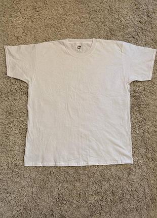 Базова футболка fruit of the loom гарний фіт, широке горло