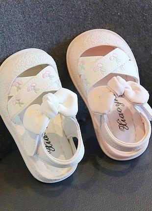 Босоножки детские