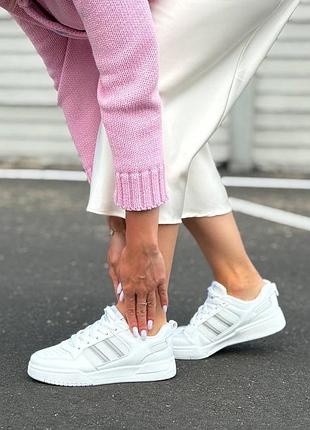 Кросівки жіночі білі розпродаж