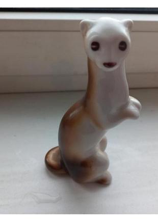 Фарфорова статуетка суслік 3