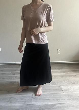 Жіноча базова футболка з v-вирізом у кольорі приглушеної пудри,розмір s