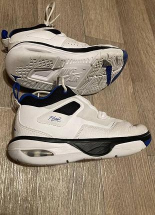 Кроссовки nike jordan