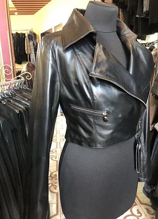 Топ-коротка шкірянка