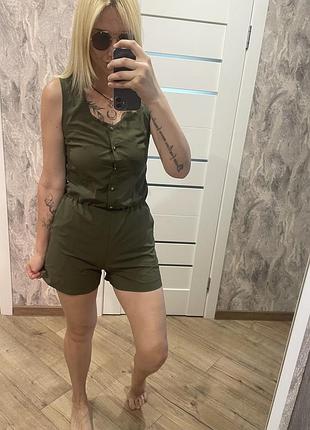 Хакі комбінезон в ідеальному стані