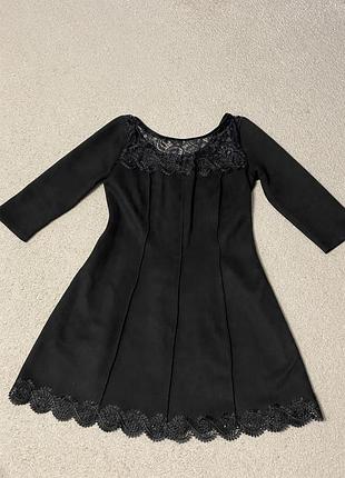 Чорне плаття з мереживом