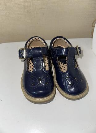 Туфлі лакові