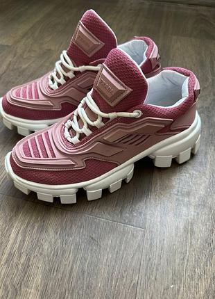 Кроссовки прада на белой платформе, кросівки prada