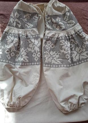 Стародавня вишита сорочка.