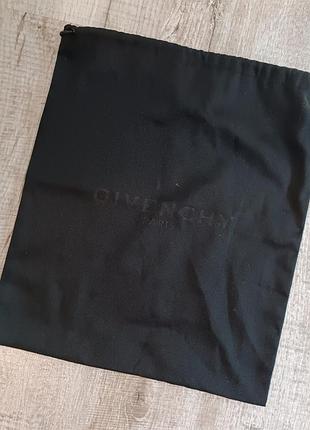 Пыльник givenchy 34см×39см