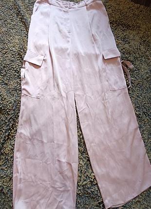 Актуальные брюки брючины палаццо широкие легкие под шелк сатин с карманами розовый цвет пудра размер л хл 48