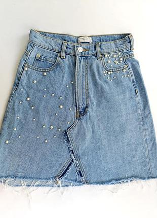 Голубая джинсовая юбка мини zara woman с бусинами