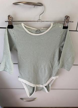 Чудовий боді бодік у зелену смужку на 70 до 80 см