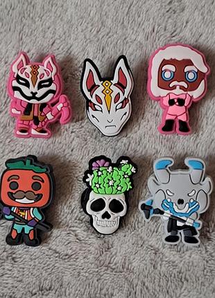 Набор джибитсов монстры страшилки ужасастики, джибитсы лежастики. украшения для кроксов шармы, пен ужасы, ужасы, джибитс череп