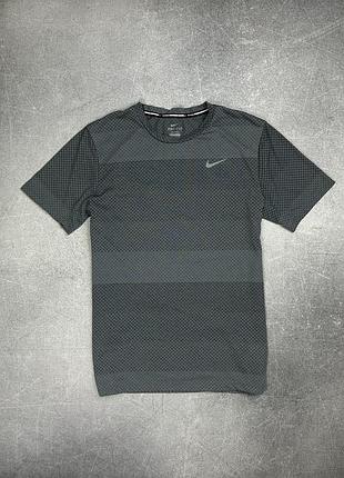 Nike running dri fit футболка сіра спортивна для бігу бігова
