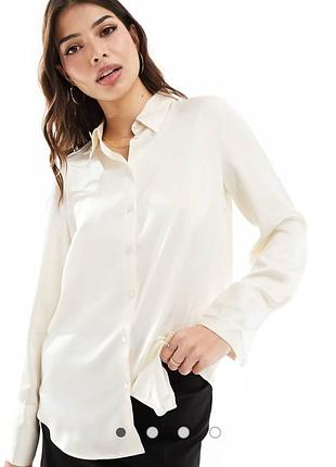 Сатинова молочна жіноча сорочка