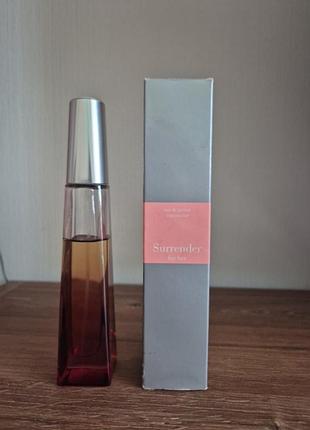 Surrender for her avon парфумована вода