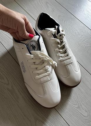 Чоловічі кросівки