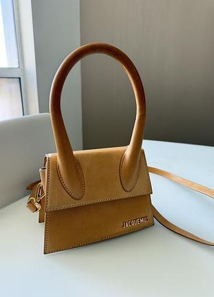 Сумка від відомого бренду jacqmuemus.