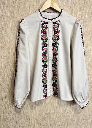 Блузка з довгими рукавами та коміром-стійкою з вишивкою sezane