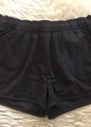 Жіночі шорти puma
