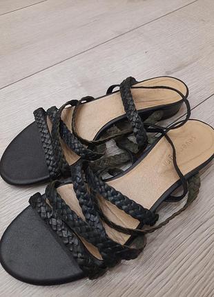 Классические женские кожаные босоножки sevensigns 37 размер. оригинал. испания