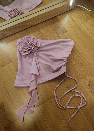 Праздничный топ от shein на завязках с большим цветком