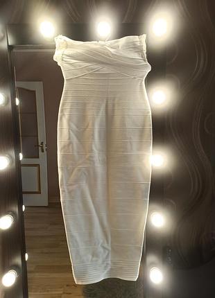 Бандажное платье