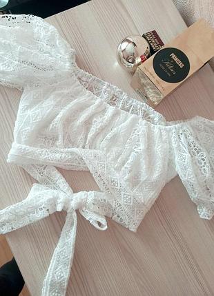 Топ с открытыми плечами